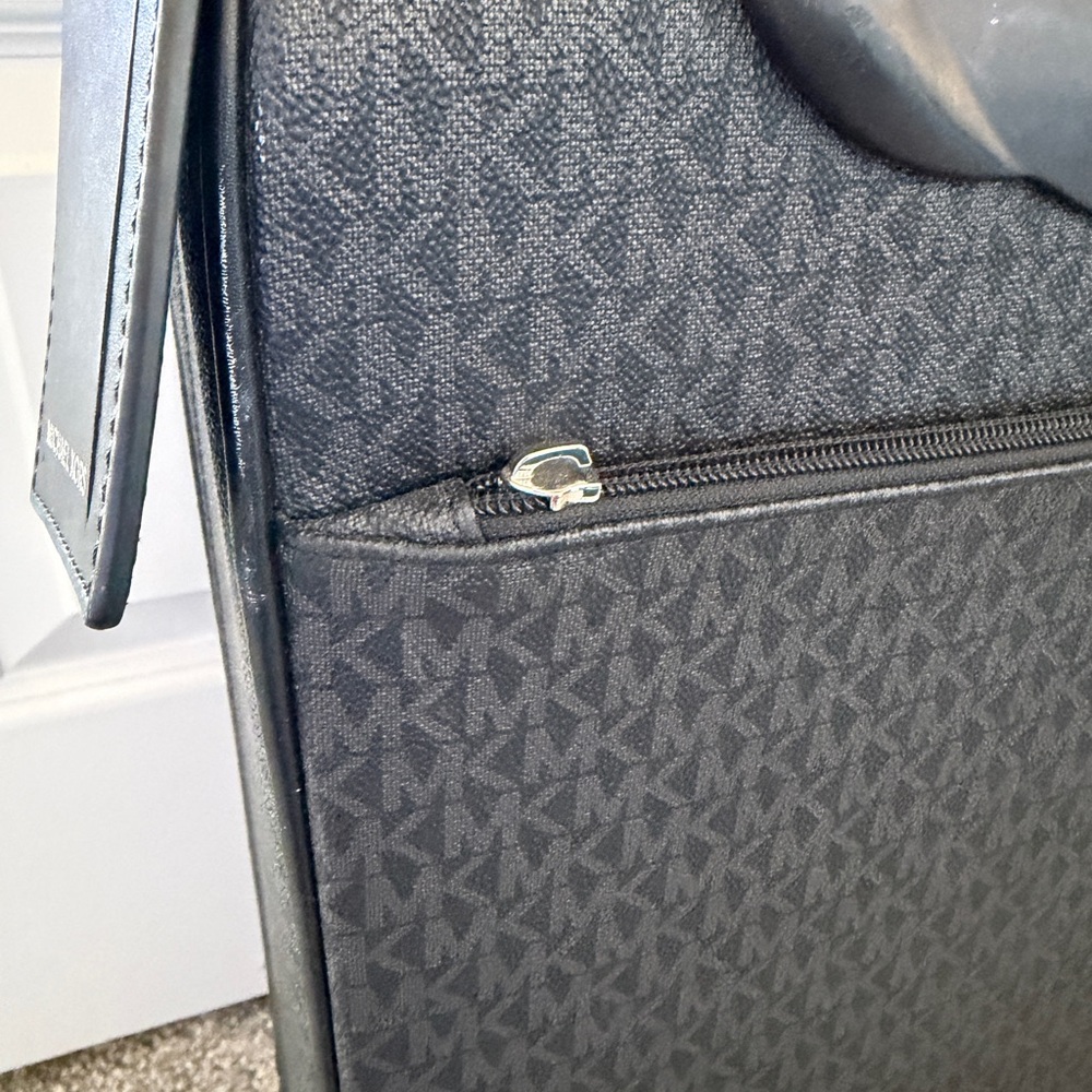 Michael Kors Bedford Suitcase - Picture 12 of 13